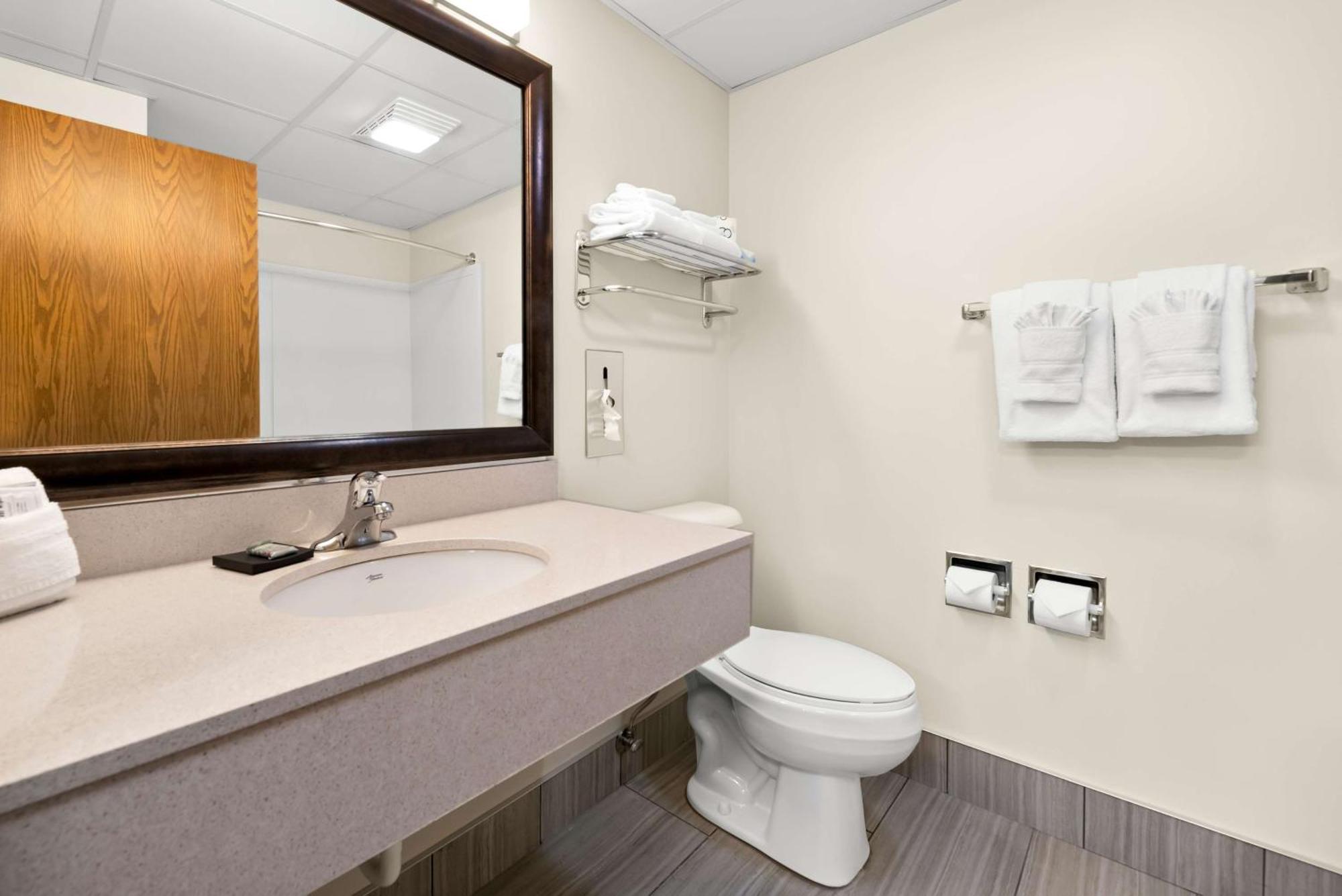 Best Western Inn Rice Lake Екстер'єр фото