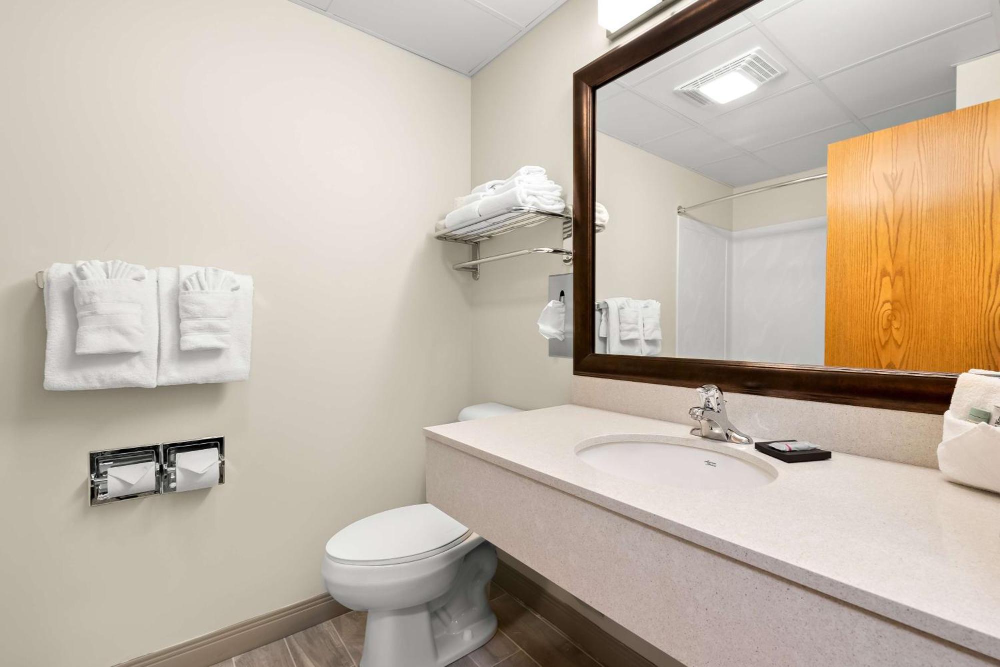 Best Western Inn Rice Lake Екстер'єр фото
