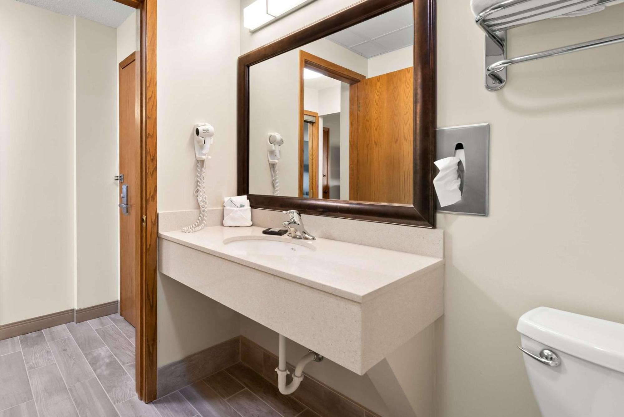 Best Western Inn Rice Lake Екстер'єр фото